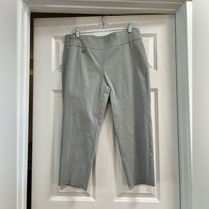 GRAY ALFANI CAPRI PANTS
